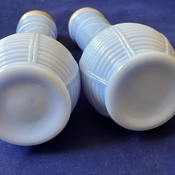 VTG Delphit Jeannette blue glass basket weave salt and pepper shakers set tall - Picture 4 of 9